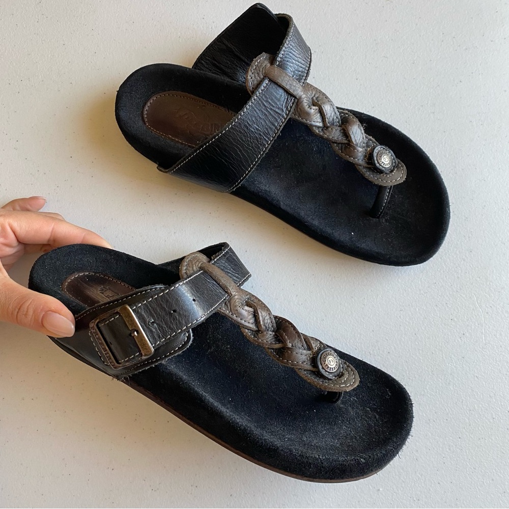 Freebird Size 8 (7) Athena Black Genuine Suede Leather Thong Slip-on Sandal.
